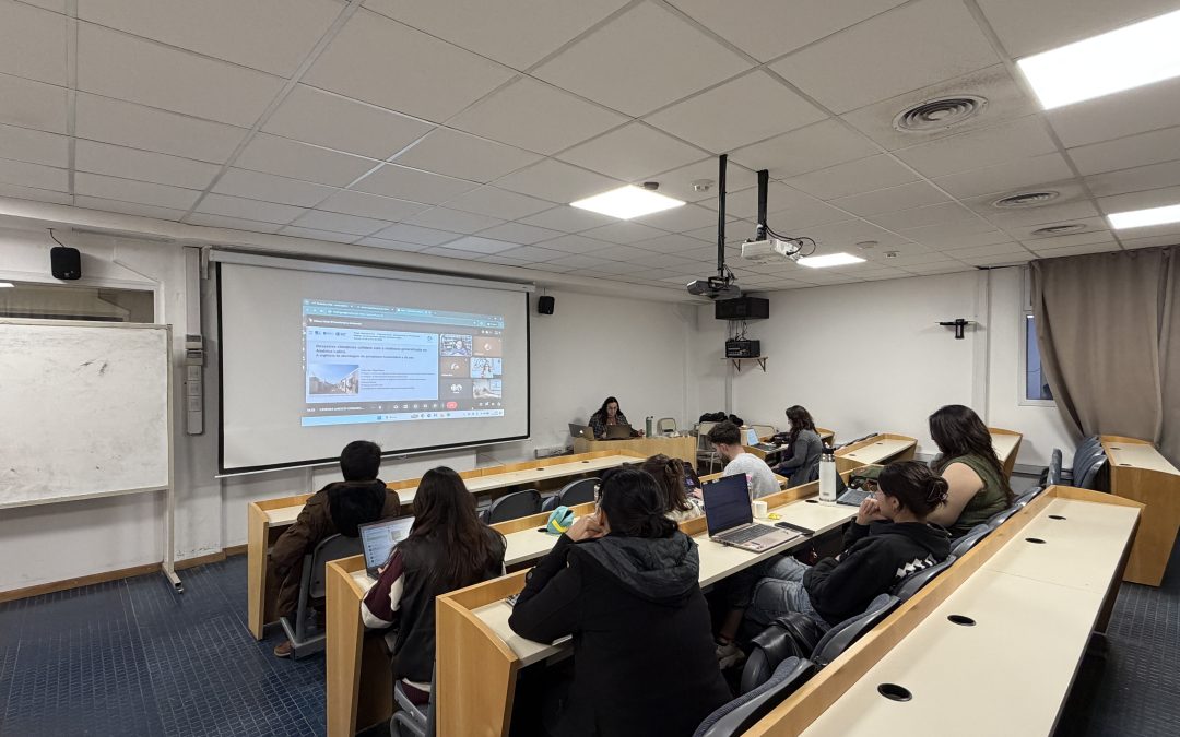 Panel internacional sobre periodismo y comunicación
